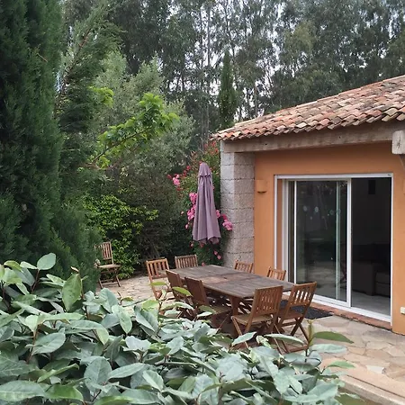 Les Cats Villa